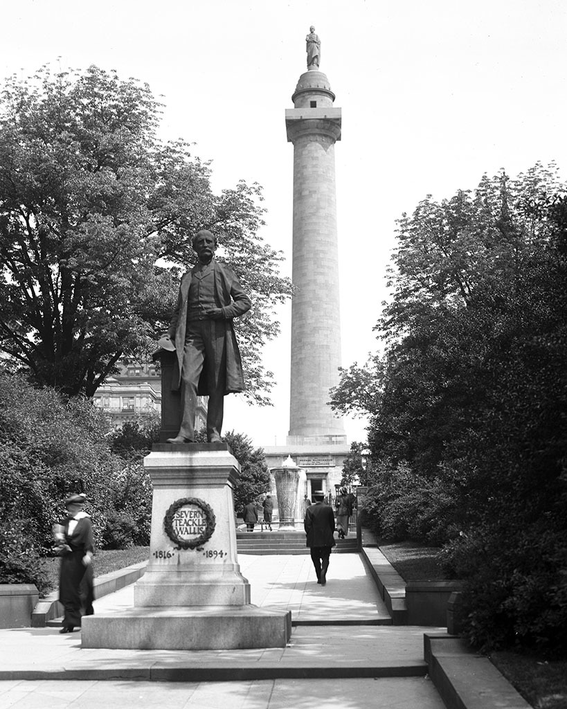 Wallis Statue and the Washington Monument